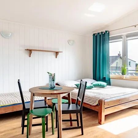 Rum i privatbostad Mila 12 - Kameralne Pokoje 300 M Od Plazy W Karwi Karwia