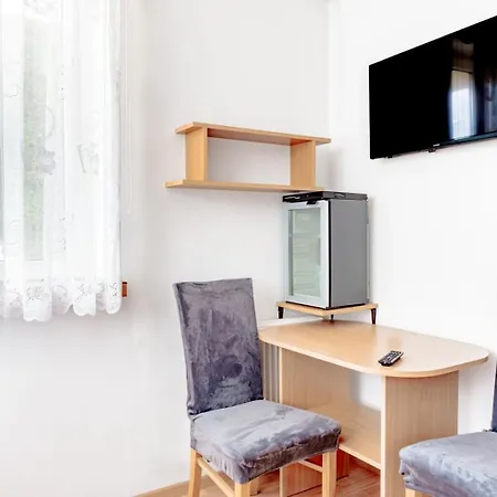 Mila 12 - Kameralne Pokoje 300 M Od Plazy W Karwi Rum i privatbostad Karwia