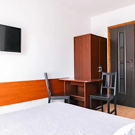 Mila 12 - Kameralne Pokoje 300 M Od Plazy W Karwi Rum i privatbostad Karwia